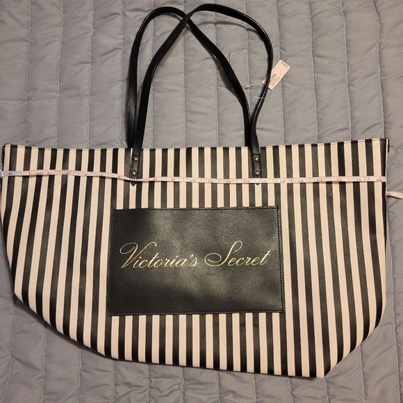 Victoria’s Secret - Weekender Tote - Picture 9 of 12